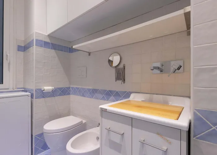 Guest house Domus Alberico 4*
